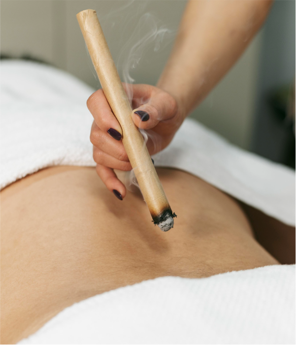 [Imagem de aplicação de moxabustão]